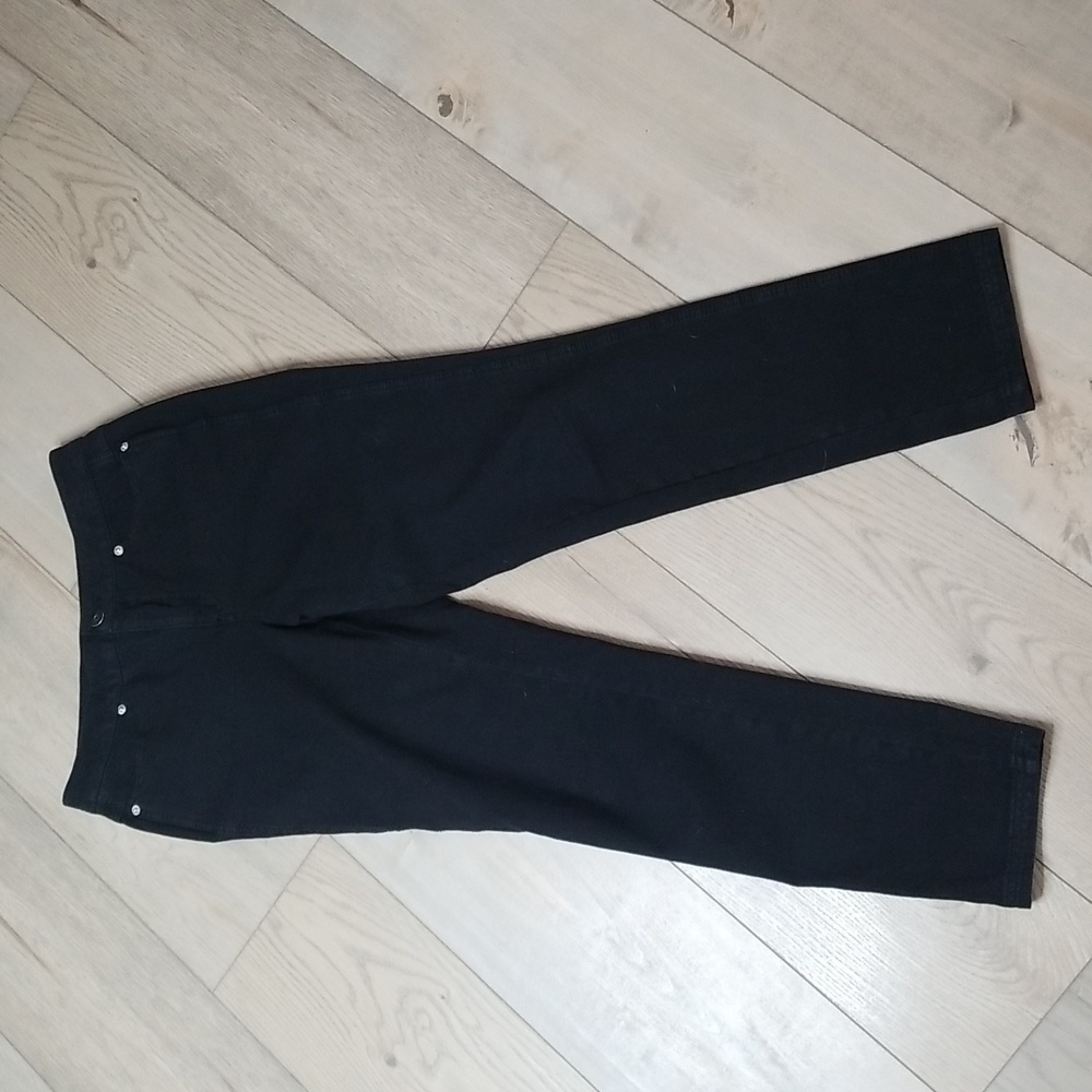 Isaac mizrahi live black flap pocket Jean's sz 2